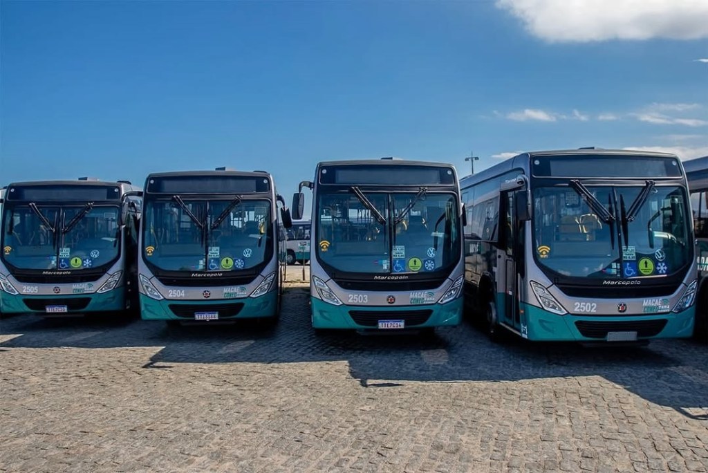 Protesto na garagem da SIT atrasa saída de ônibus em Macaé
