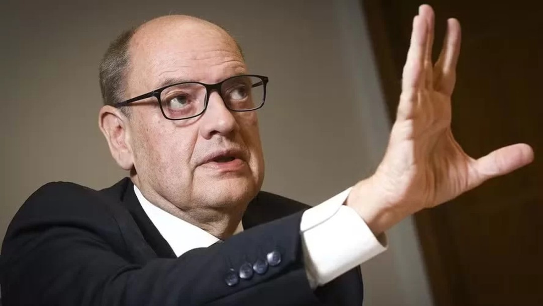 Governador interino segue exonerando no RJ e agora promove mudanças na Saúde