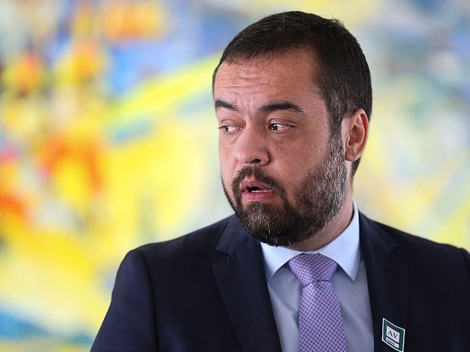 PF FAZ OPERAÇÃO CONTRA CLÁUDIO CASTRO E INVESTIGA ESQUEMA BILIONÁRIO NO RJ